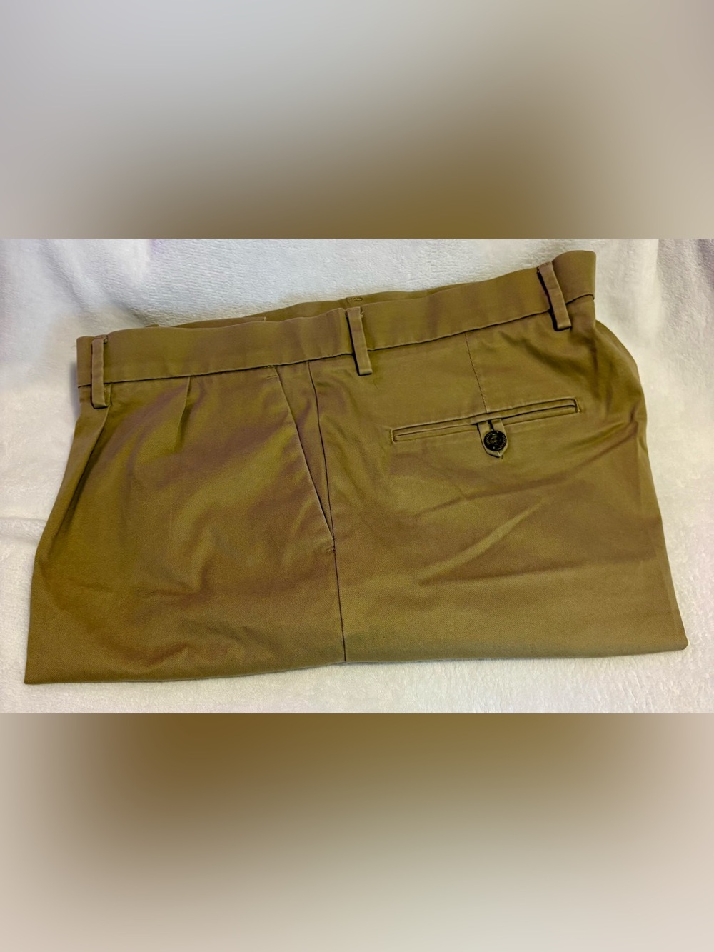 Dockers Men's Chinos in Olive Brown